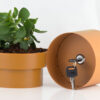 Castell Deco - Caja de seguridad en forma de Maceta, Camuflada con llave, 3 Colores. (Marrón)